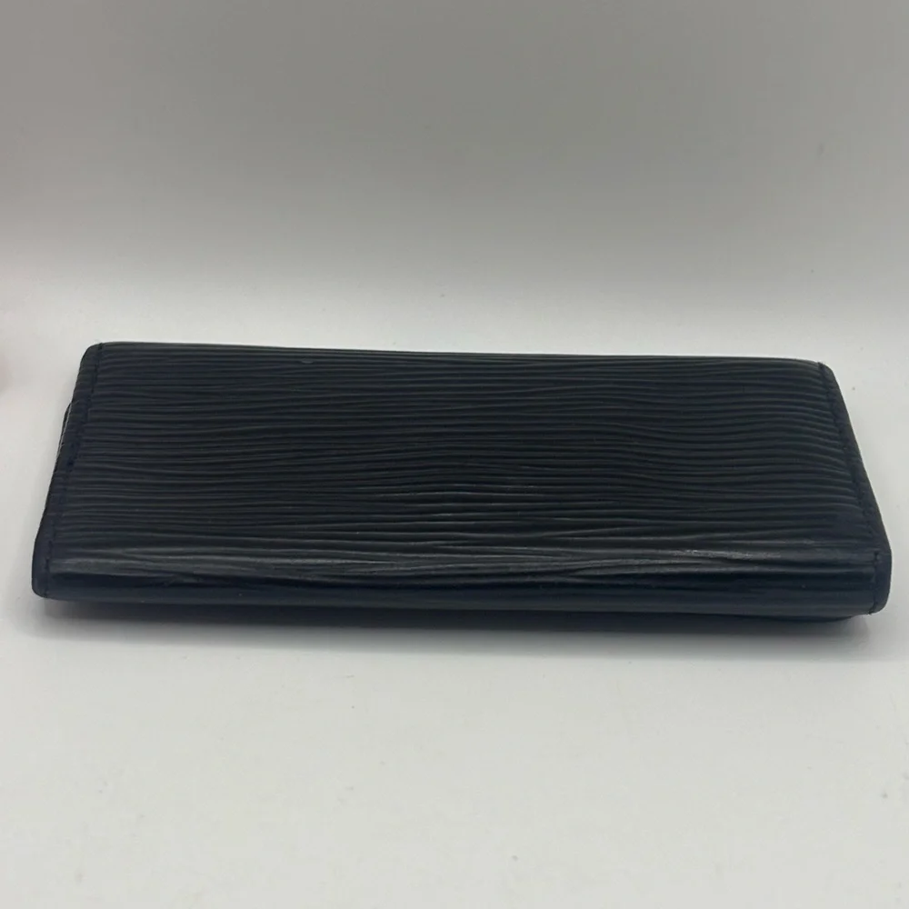 Louis Vuitton Key Case Epi Multicles 4 Ring Black Leather - Picture 2 of 8